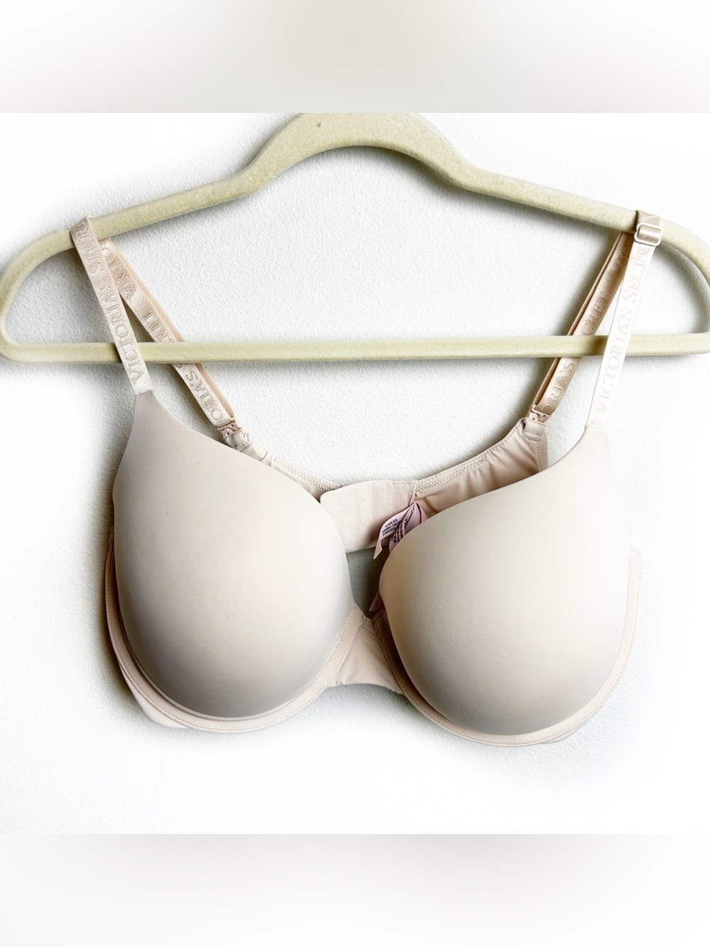 Victoria's Secret t-shirt push-up full coverage beige bra size: 38DD